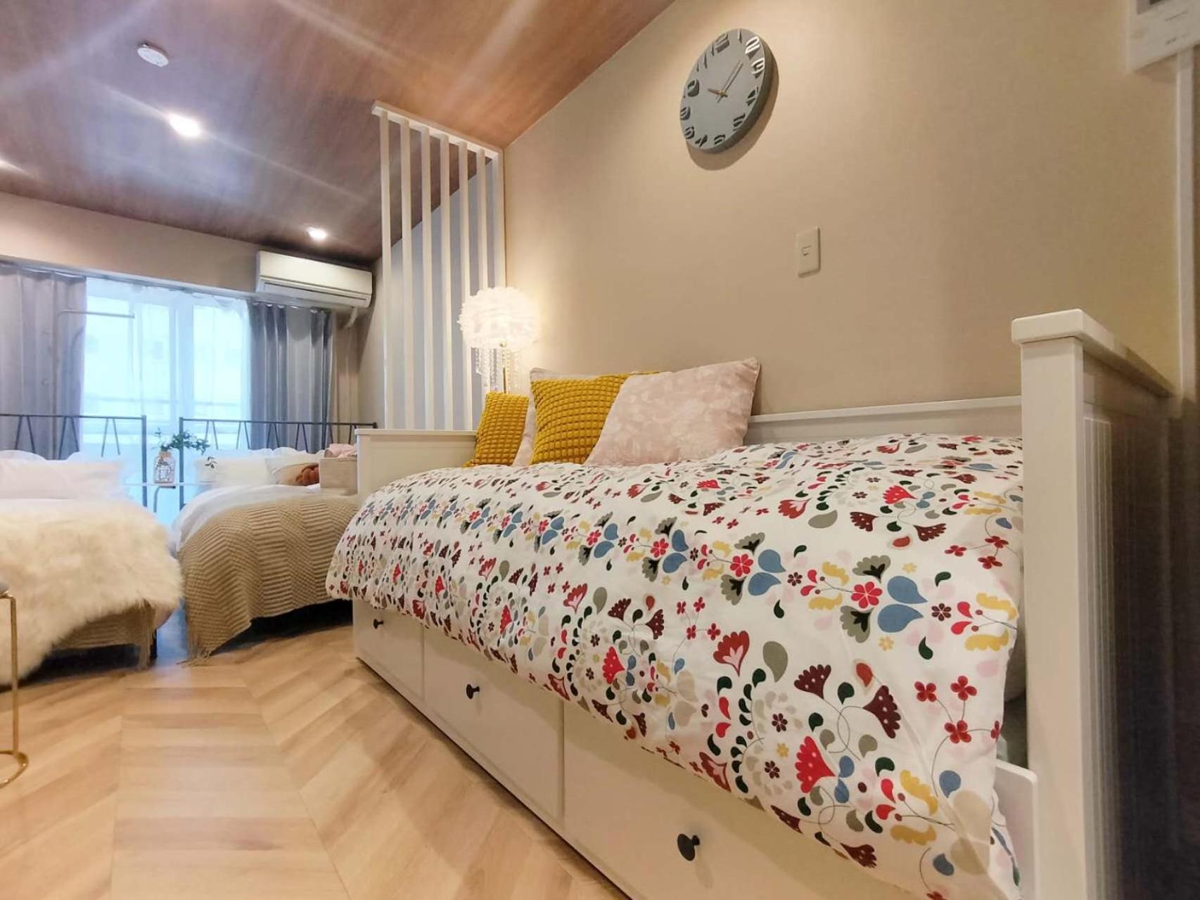 新宿 シングルルーム 複数ベッド、キッチン、ダイニングテーブル完備、短期、中期滞在に最適。 Apartment