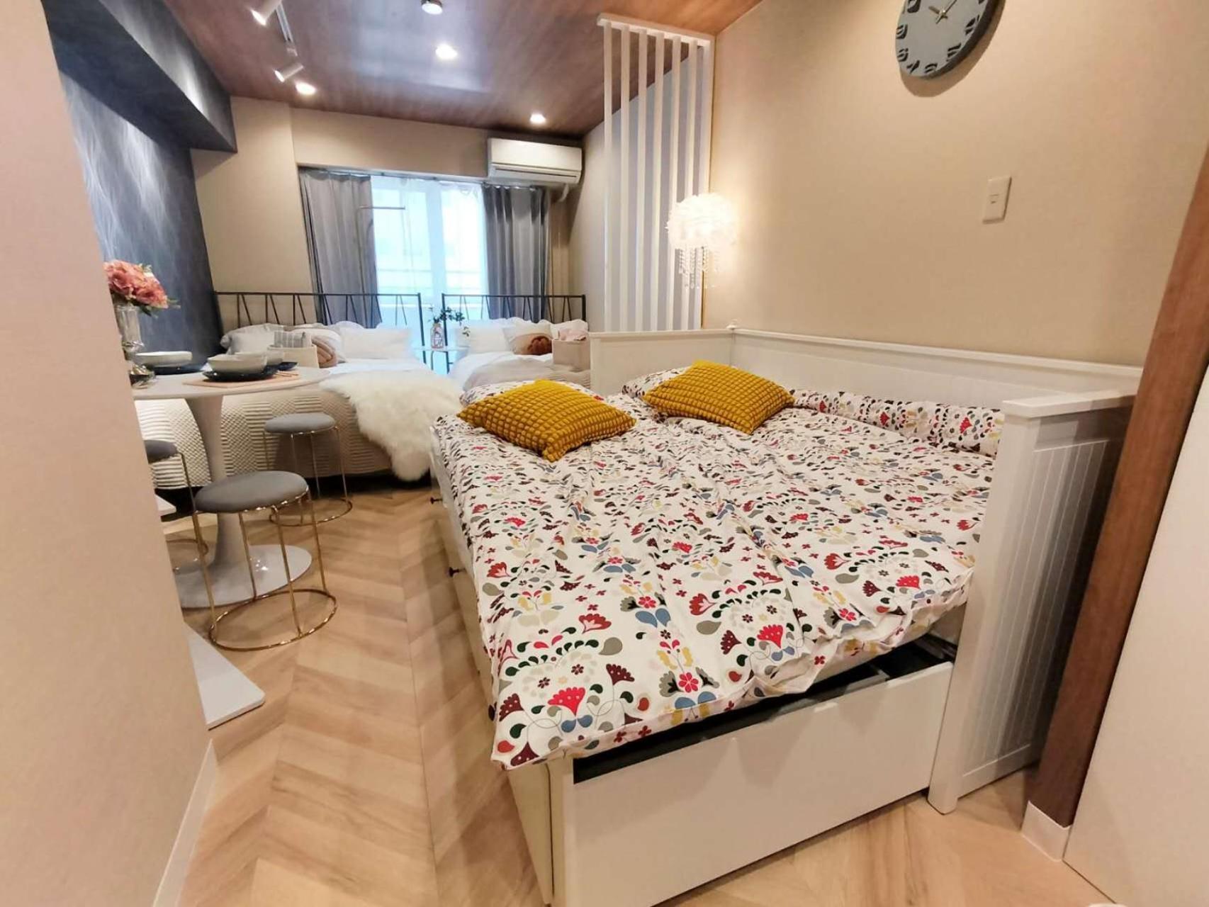 新宿 シングルルーム 複数ベッド、キッチン、ダイニングテーブル完備、短期、中期滞在に最適。 Apartment *